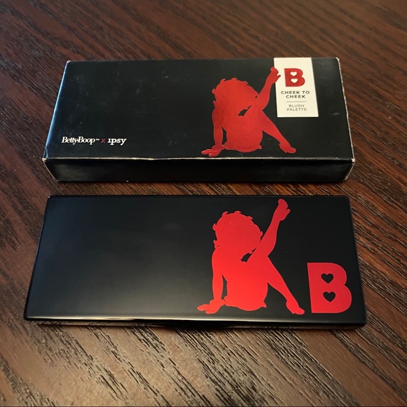 Ipsy Betty Boop Cheek to Cheek Blush Palette - Picture 5 of 7